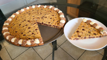 Chocolate chip cookie cake
