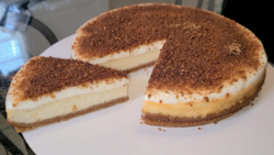 Sour cream cheesecake